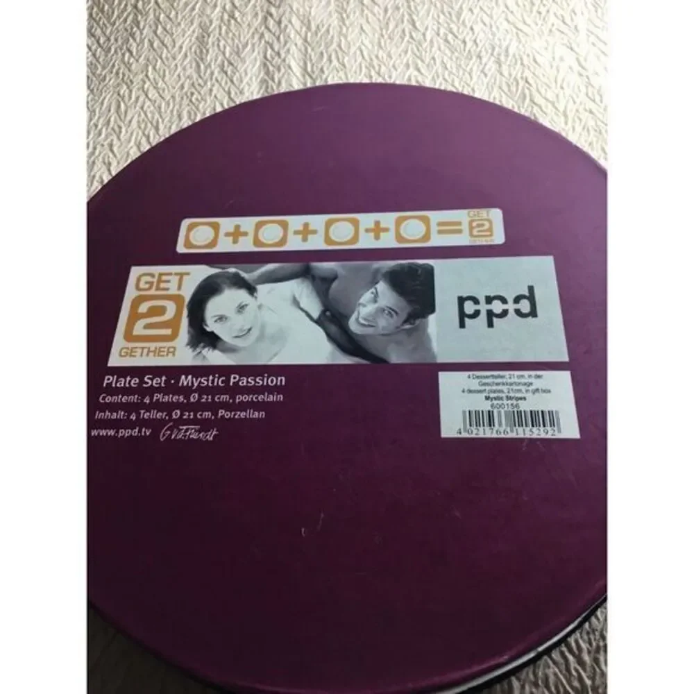 Set of‎ 4 PPD Mystic Passion dessert plates w box
